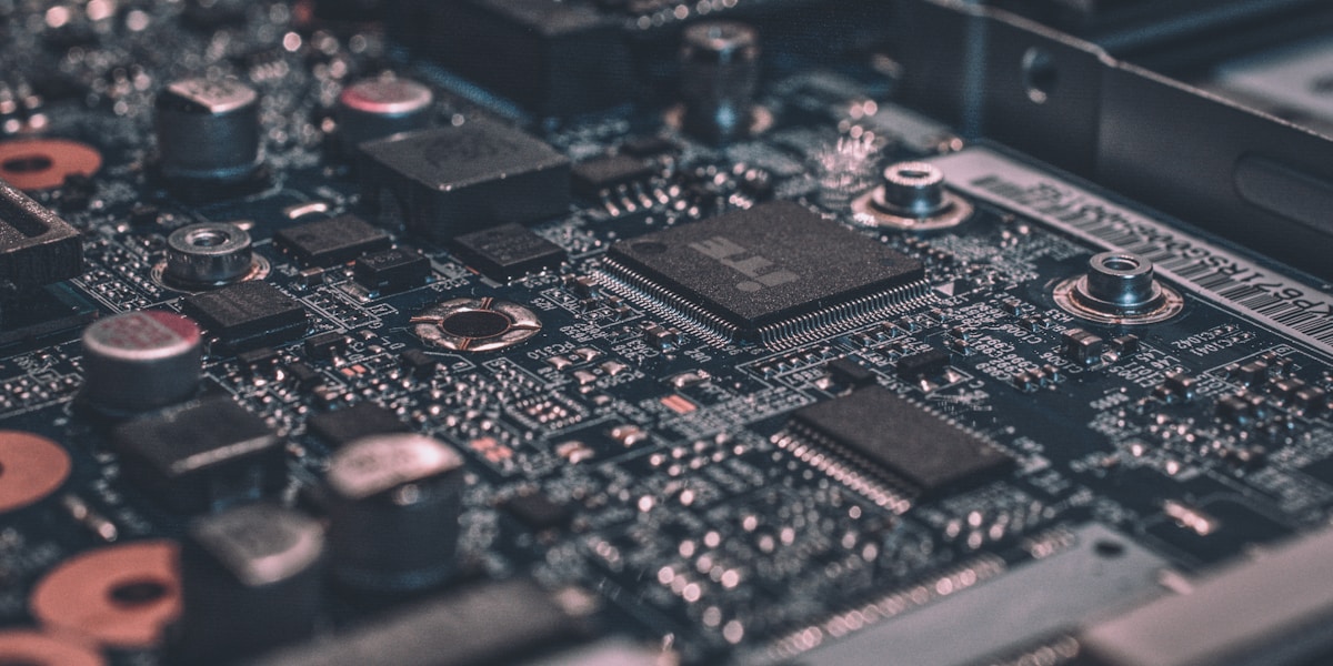 Arduino vs ESP32: Mana yang Cocok buat Proyek IoT Pemula?